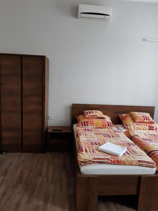 Helga Apartman Makó Exterior foto