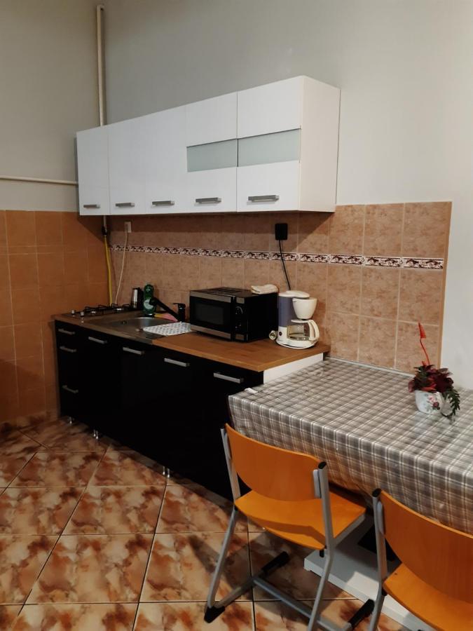 Helga Apartman Makó Exterior foto