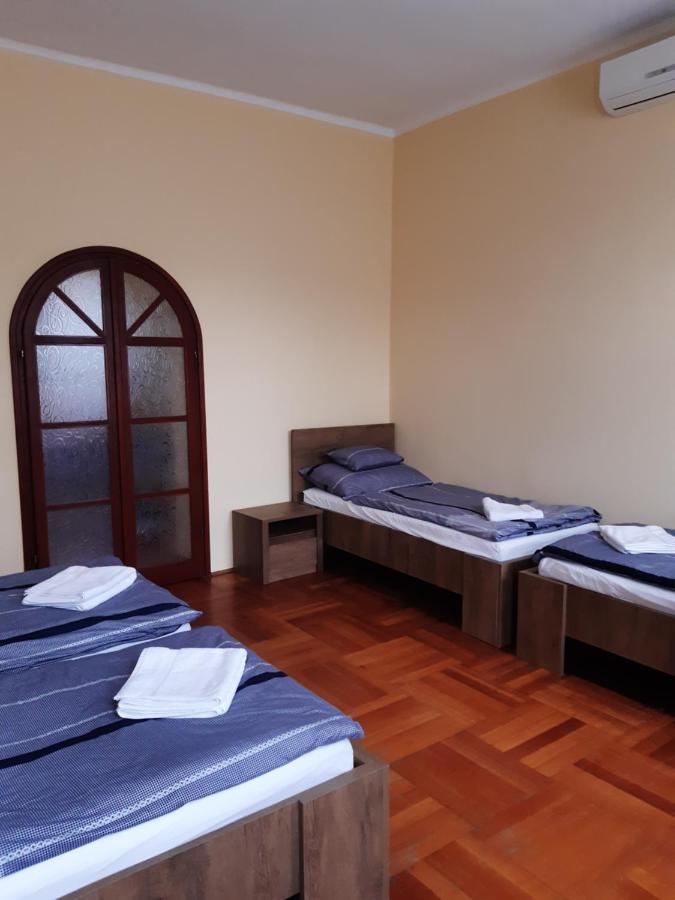 Helga Apartman Makó Exterior foto