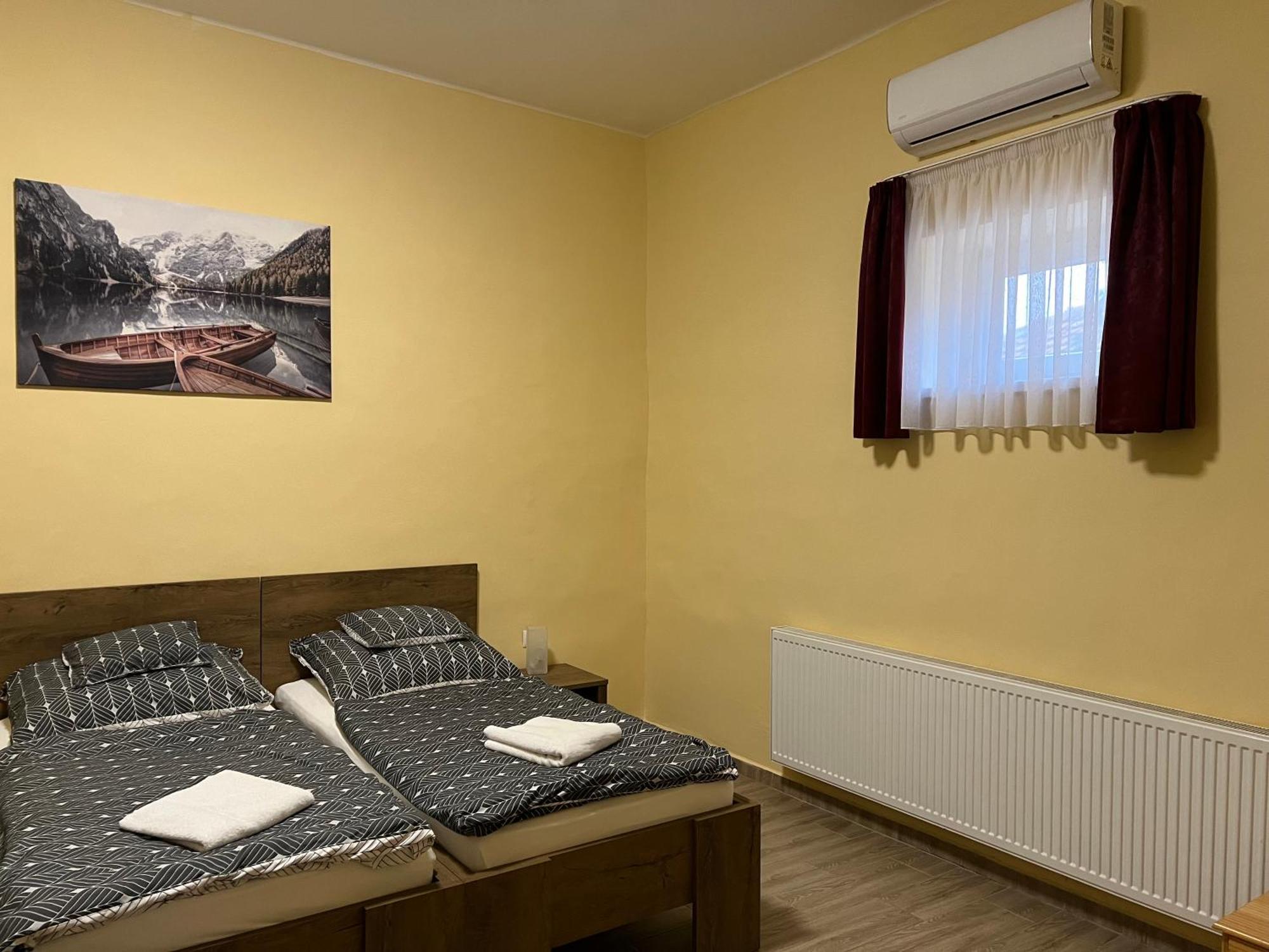 Helga Apartman Makó Exterior foto