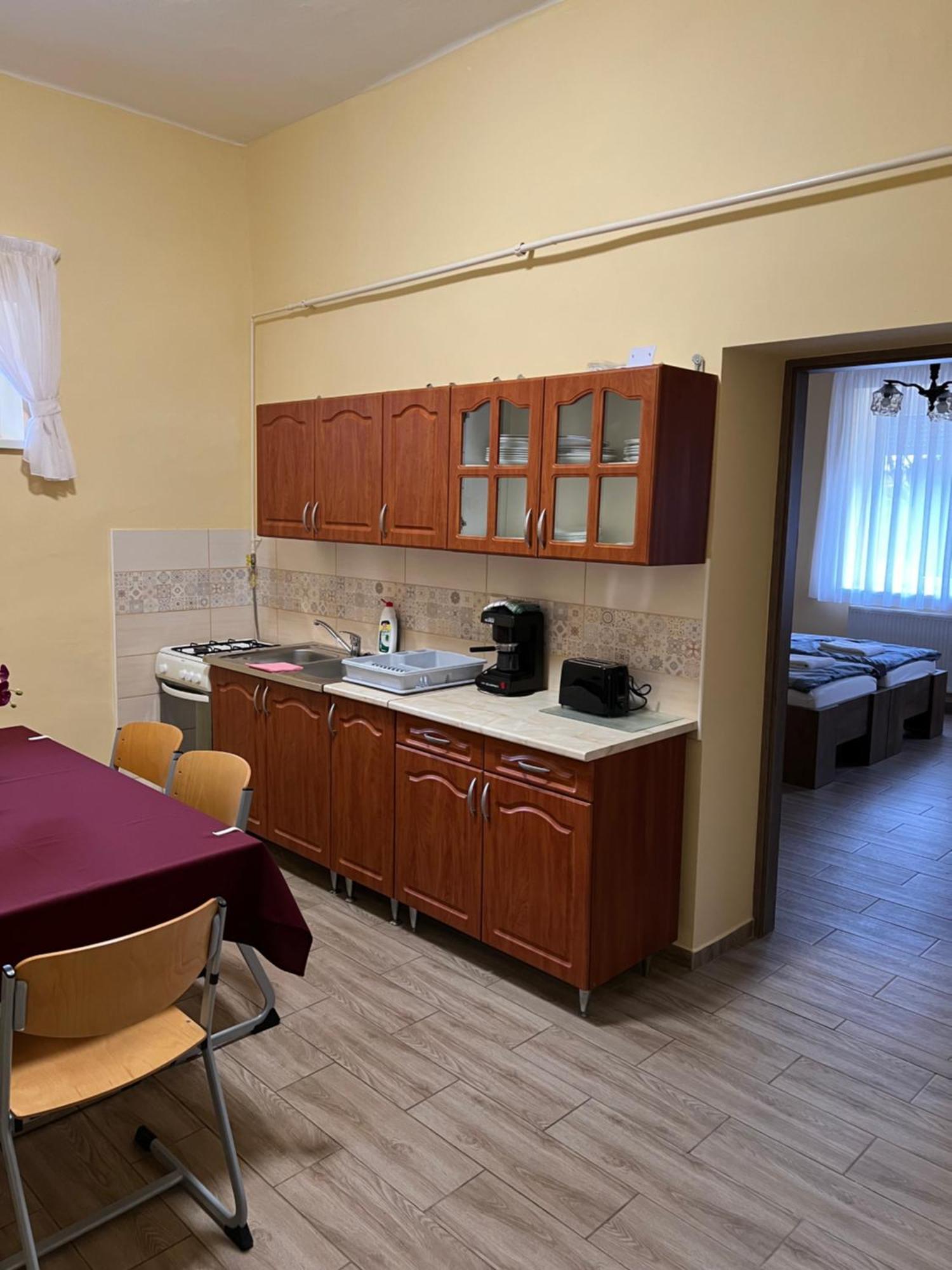 Helga Apartman Makó Exterior foto